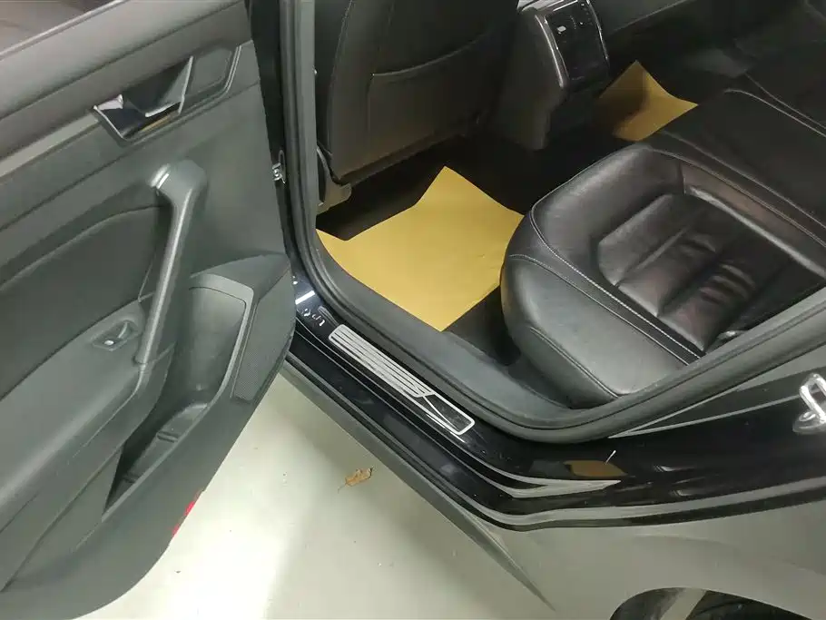 Volkswagen Passat 2015 1.8TSI Automatic Prestige Edition фото 11