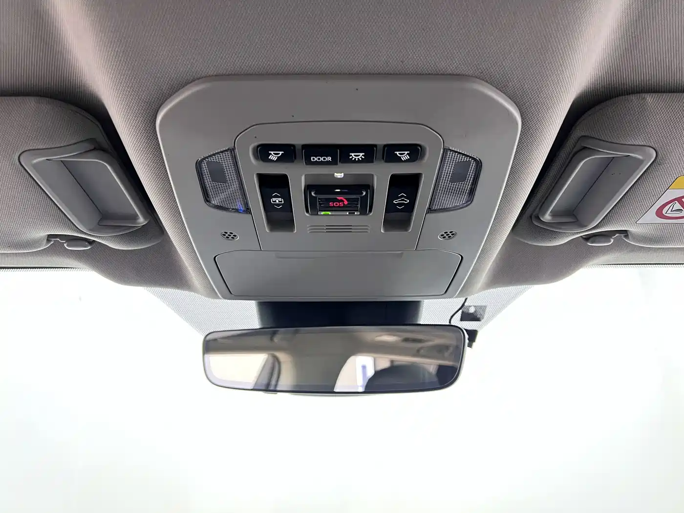 Toyota Highlander 2023 2.5L Smart Hybrid AWD Knight Edition 7-Seater фото 24