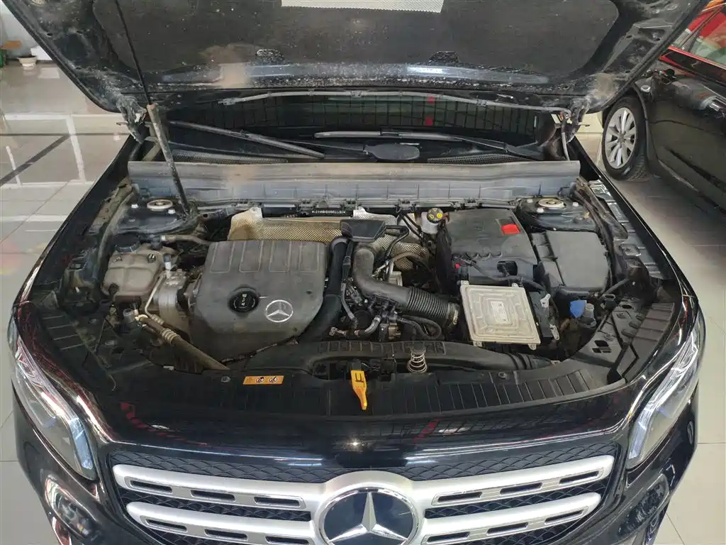 MERCEDES-BENZ GLB