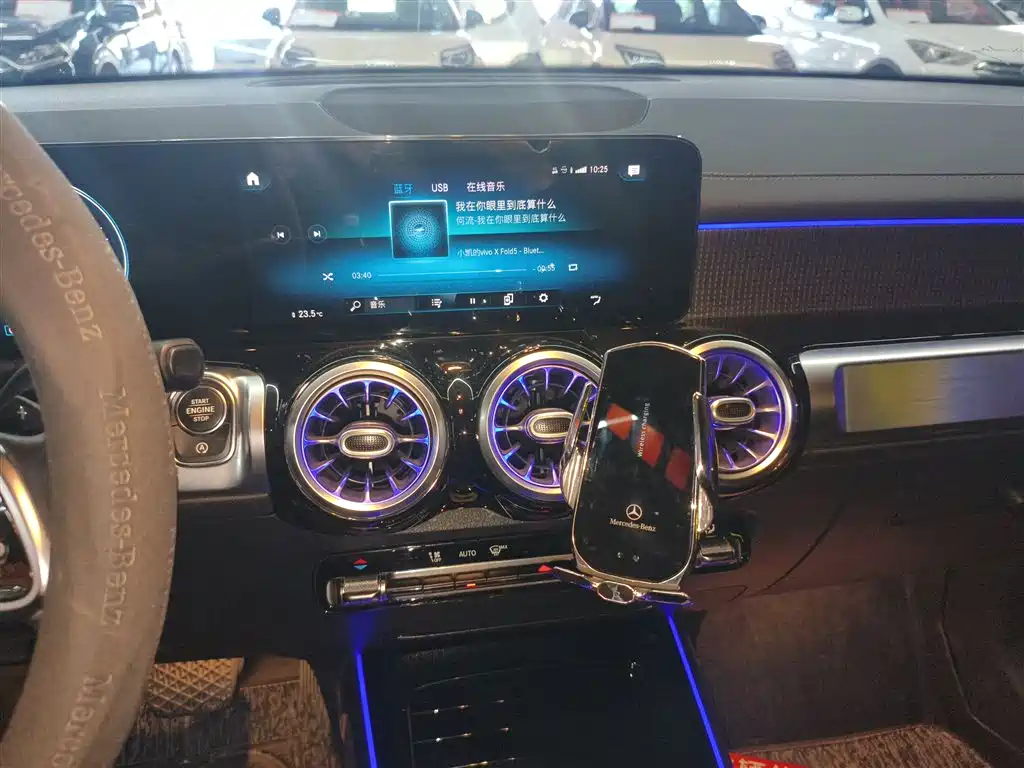 MERCEDES-BENZ GLB