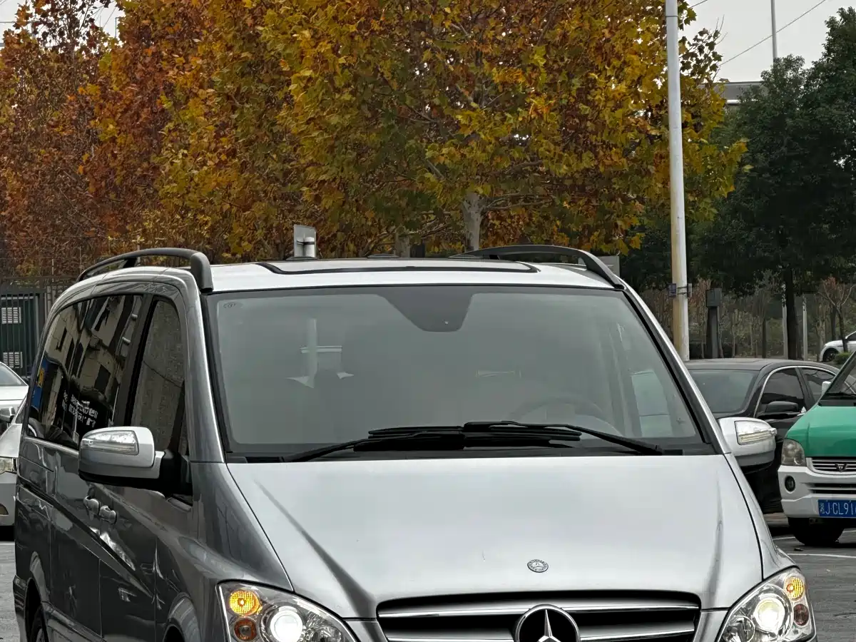 Mercedes-Benz Viano 2012 2.5L Navigation Edition фото 2