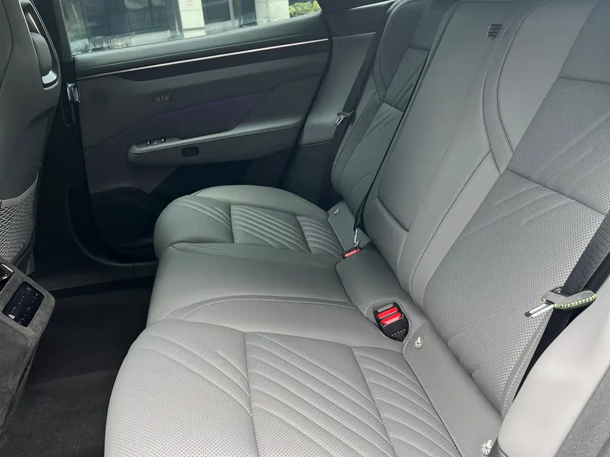 ZEEKR EXTREME KRYPTON 001