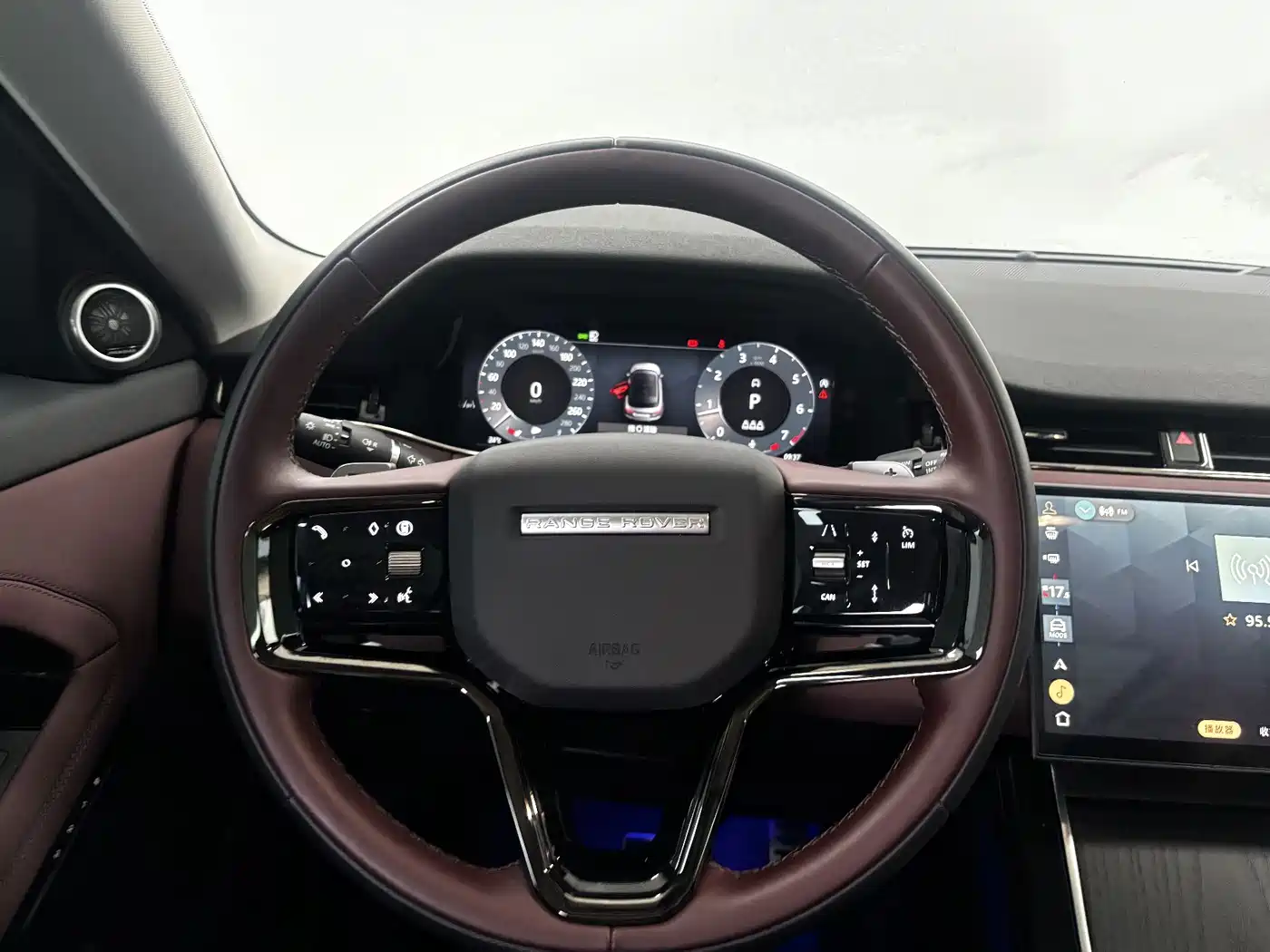 Land Rover Range Rover Evoque 2025 2024 Range Rover Evoque L 249PS Light Master Edition