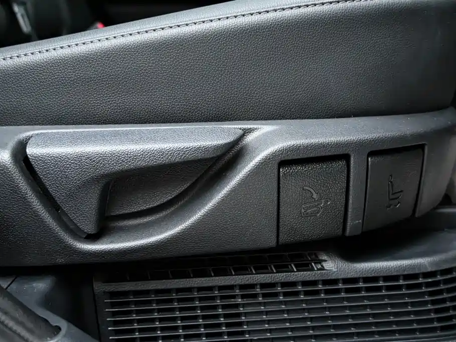Toyota Highlander 2022 Model Dual Engine 2.5L 4WD Premium Edition 7-Seater фото 29