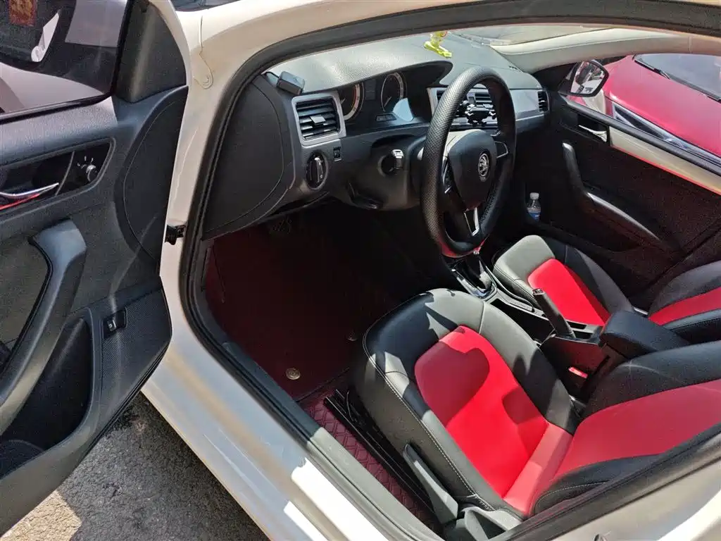 Škoda Rapid 2019 1.5L Automatic Comfort China V фото 16