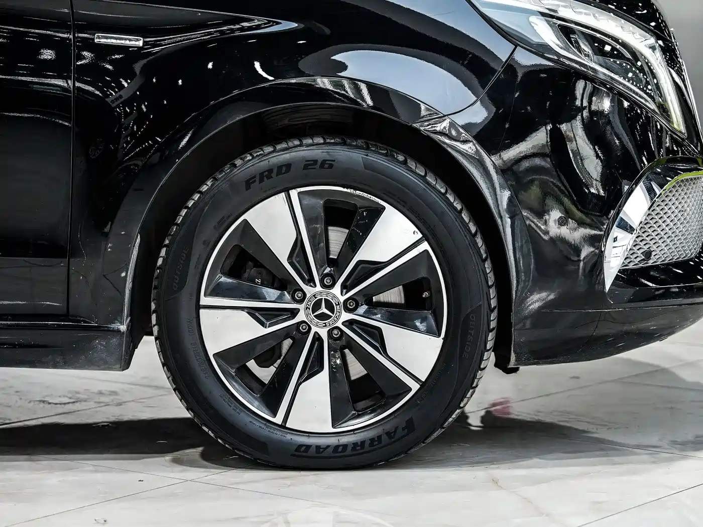 Mercedes-Benz V-Class 2020 Model V 260 L Long Wheelbase Luxury фото 24