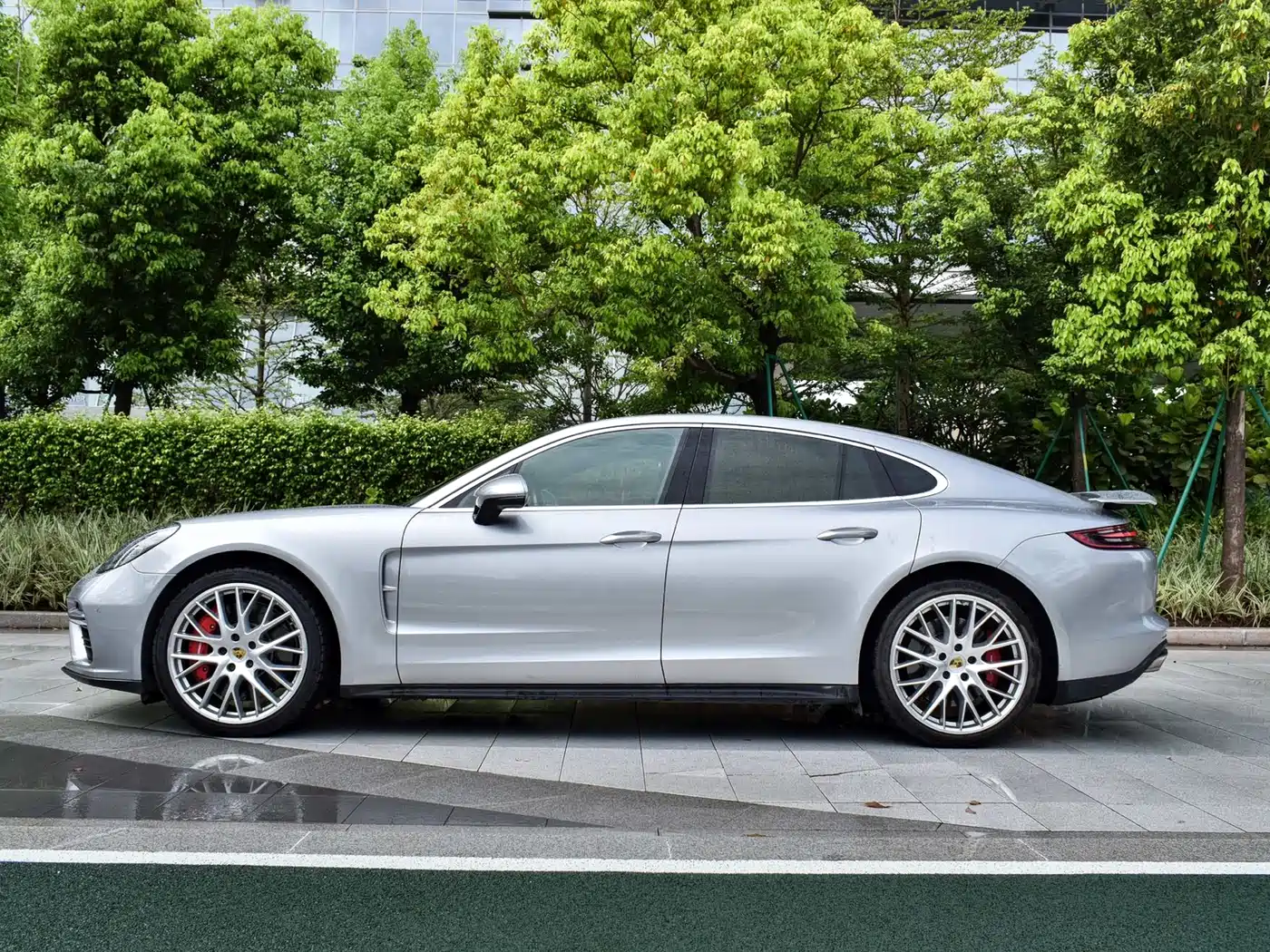 Фото 3 - Porsche Panamera
