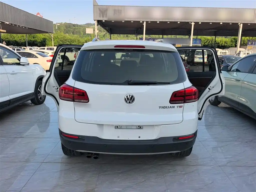 Volkswagen Tiguan 2015 1.8TSI Automatic 2WD Highline фото 12