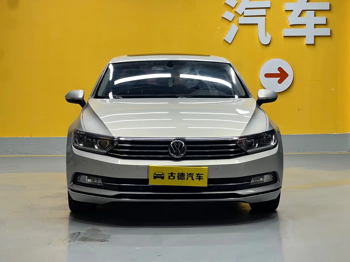 Volkswagen Magotan 2019 330TSI DSG Luxury Class China VI фото 2