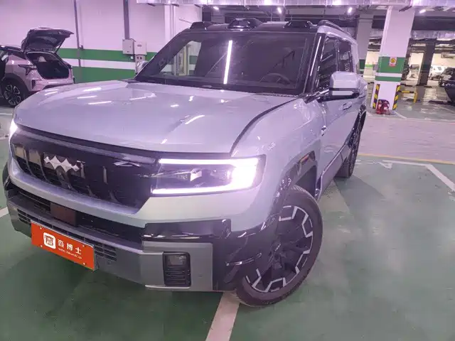  Fang Cheng Bao Leopard 8 2025 Zhiyong Flagship 7-Seater