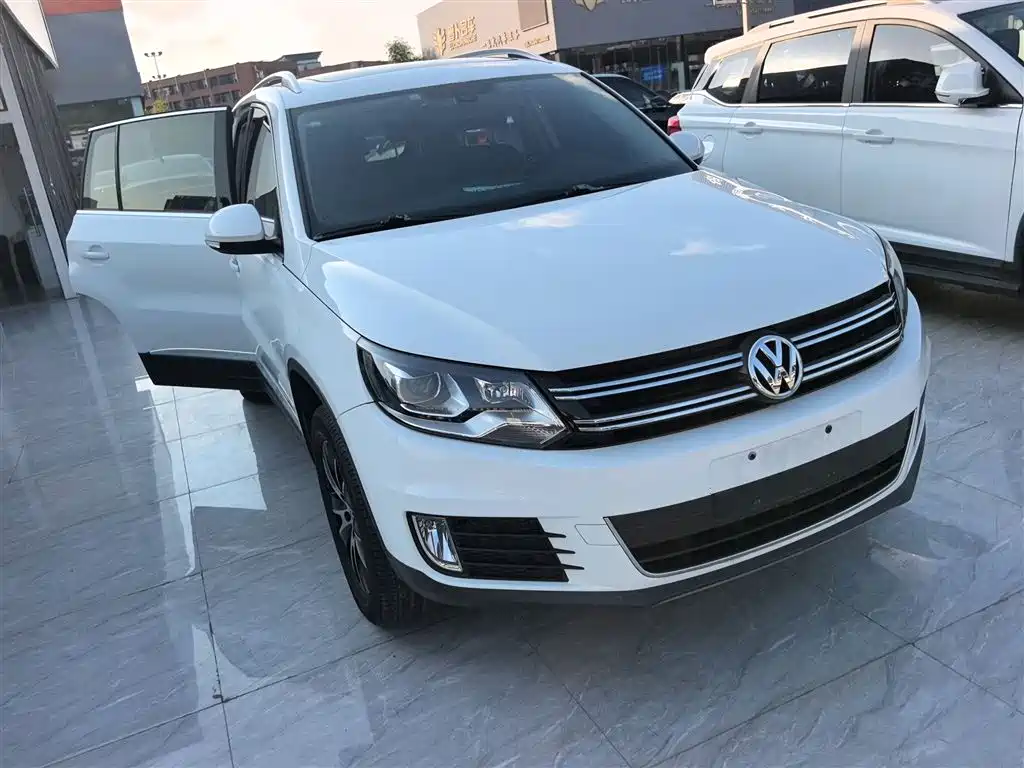 Volkswagen Tiguan 2015 1.8TSI Automatic 2WD Highline фото 9