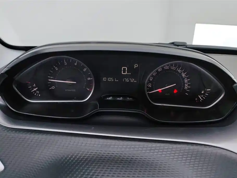 Peugeot 2008 2014 1.6L Automatic Fashion Edition фото 14