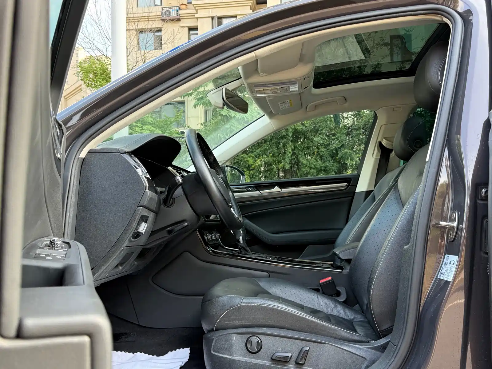 Фото 7 - Volkswagen Phideon