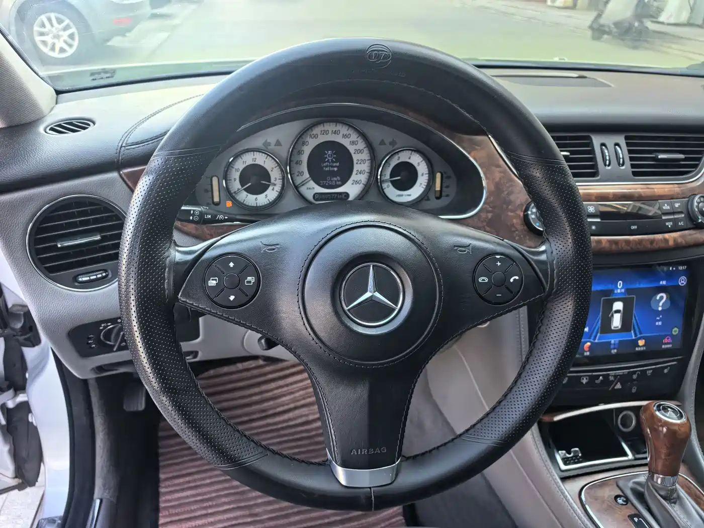 Mercedes-Benz CLS 2009 CLS 300 фото 12
