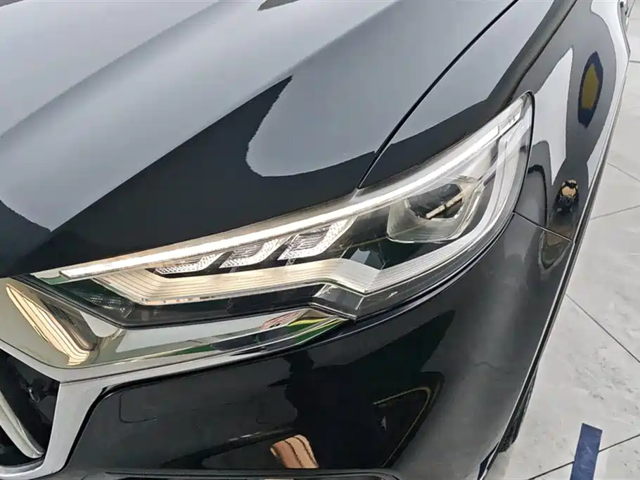 Hongqi HS5 2022 Facelift 2.0T Smart Flag Enjoyment Edition фото 5