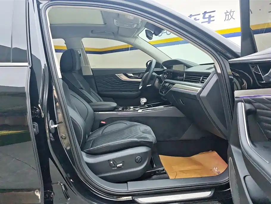 Hongqi HS5 2022 Facelift 2.0T Smart Flag Enjoyment Edition фото 8
