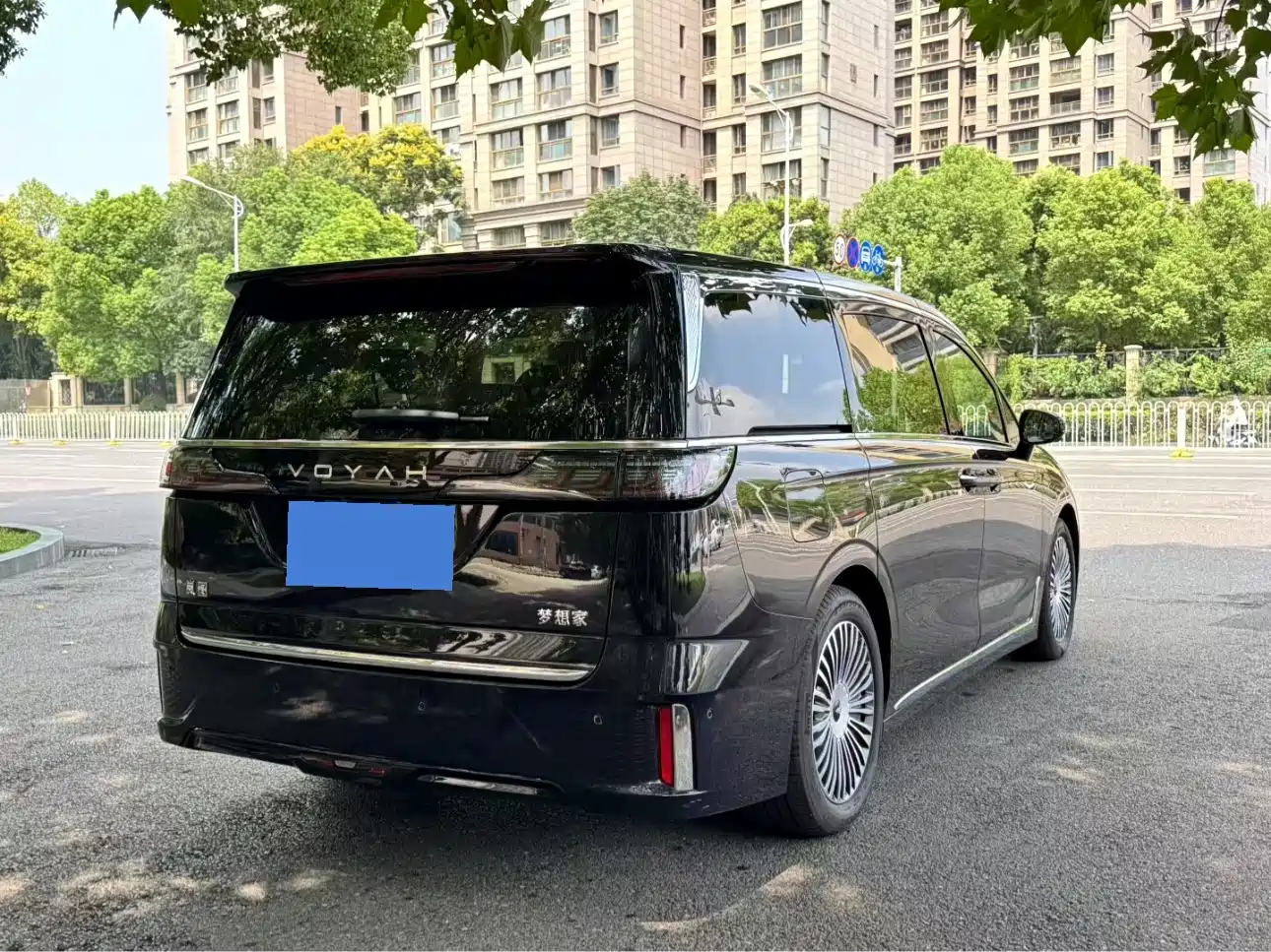 Voyah Auto Voyah Dreamer 2025 PHEV AWD Flagship Kunpeng Edition фото 5