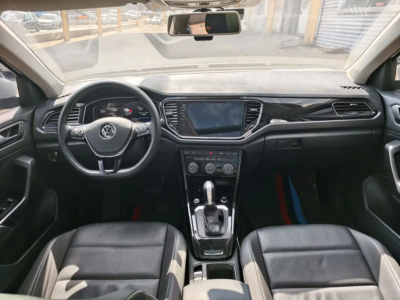 VOLKSWAGEN T ROC EXPLORING SONGS