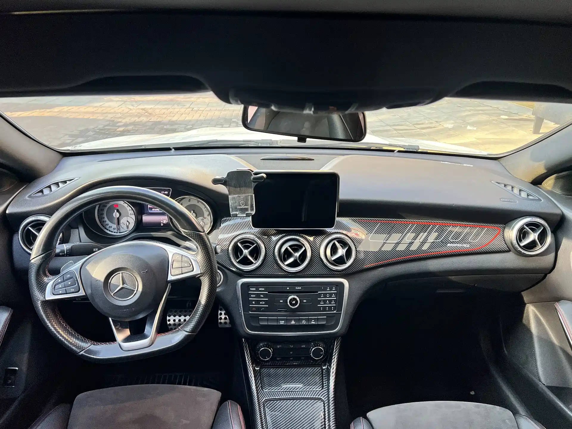 Photo 19 - Mercedes-Benz CLA (Import)