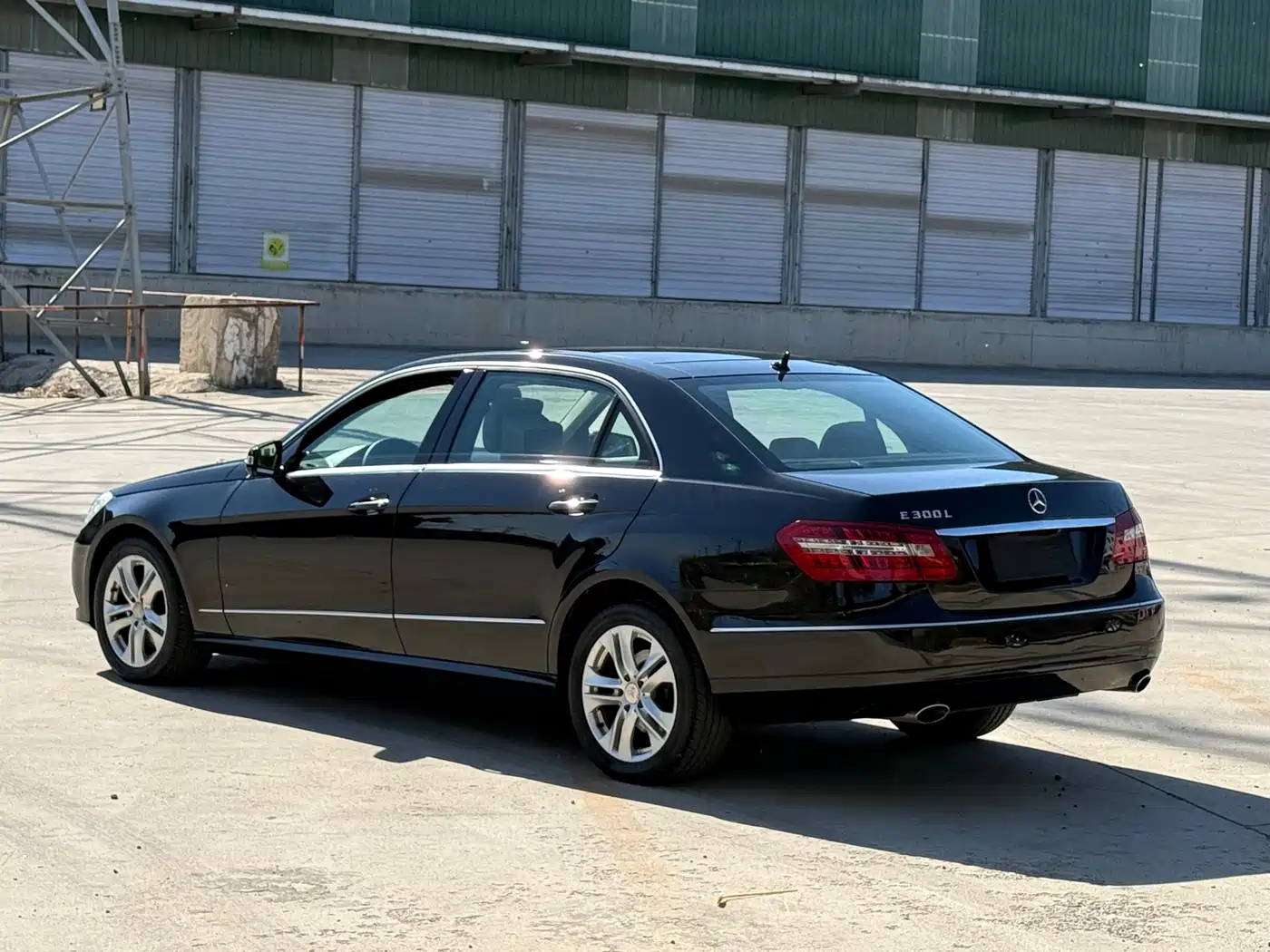 Mercedes-Benz E-Class 2010 E 300 L Fashion фото 4