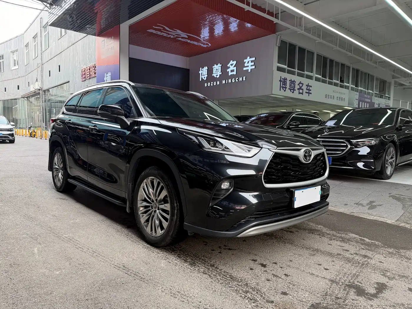 Toyota Highlander 2022 380T 4WD Luxury 7-Seater фото 3