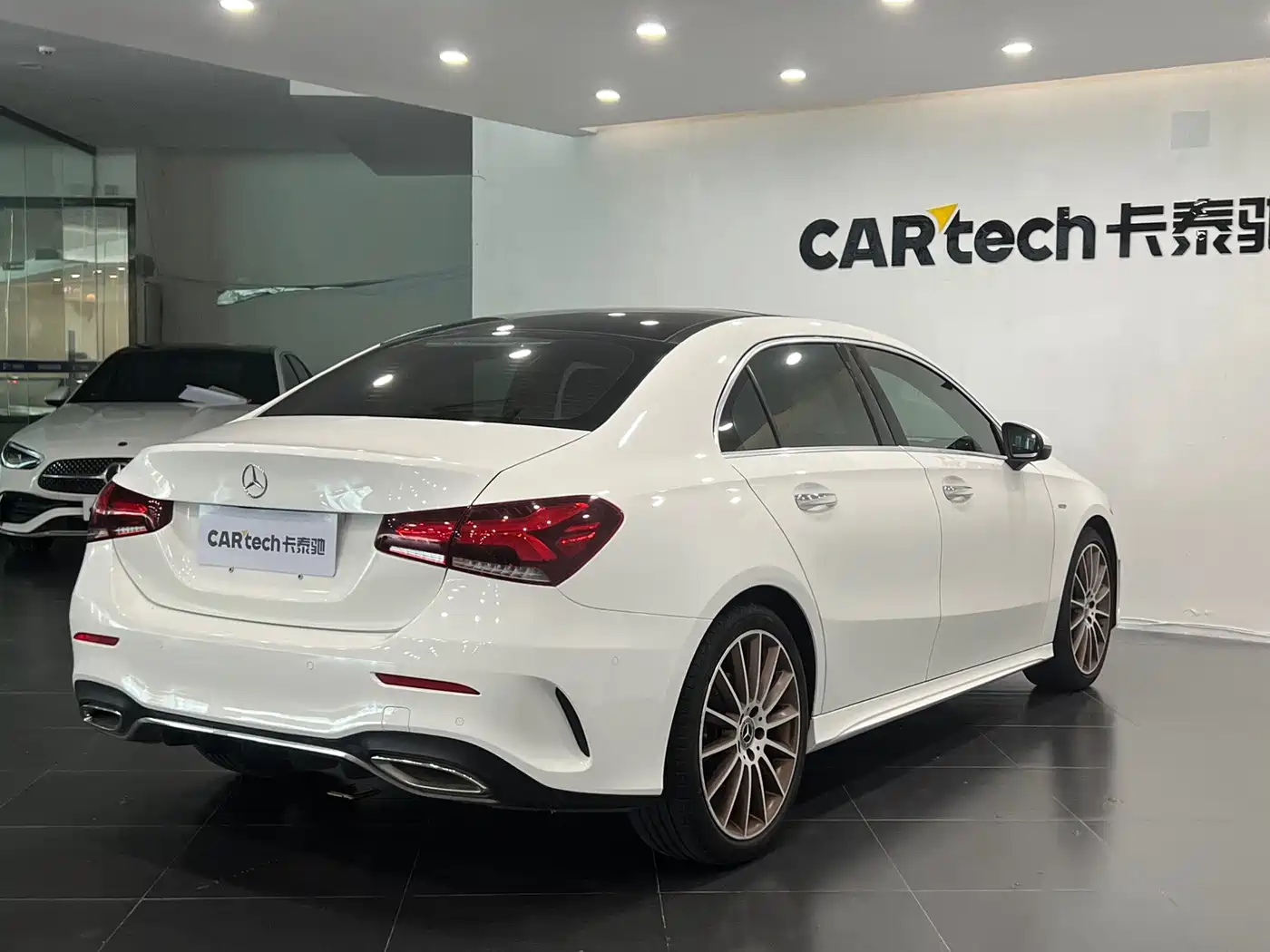 Фото 14 - Mercedes-Benz A-Class