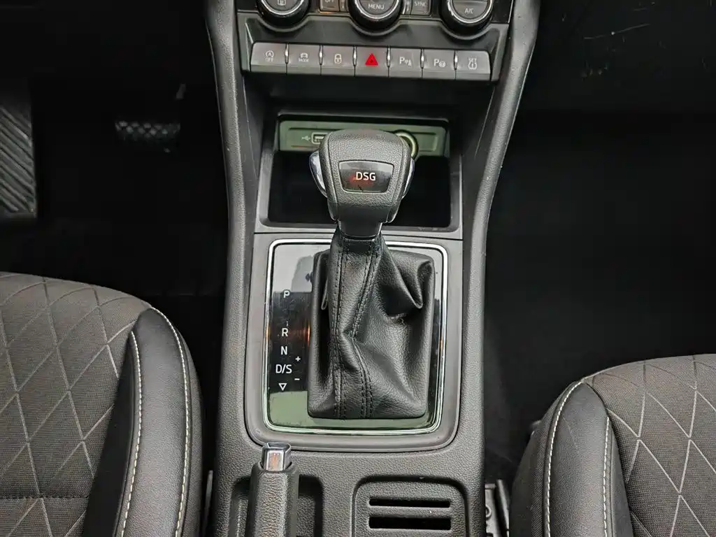 Škoda Karoq 2019 TSI280 Smart Drive Premium Edition China VI фото 13