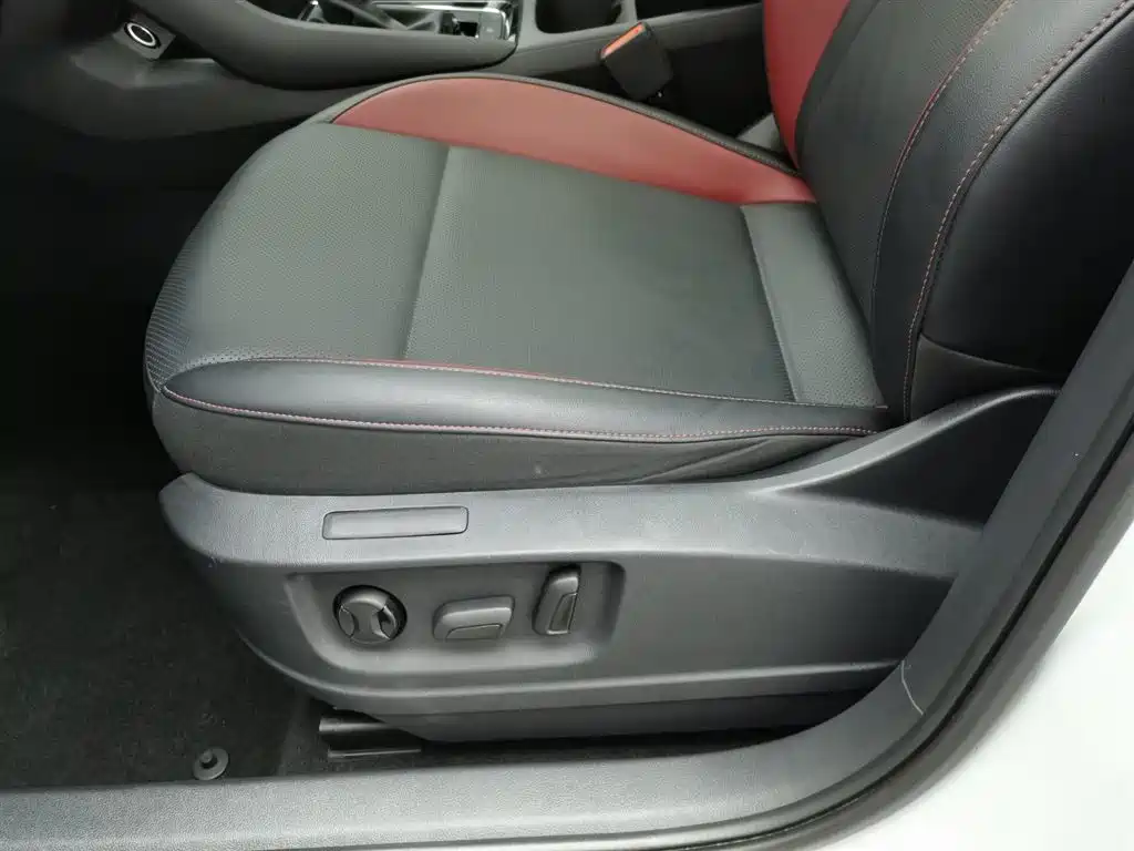 Škoda Karoq 2024 TSI280 Luxury Edition фото 20