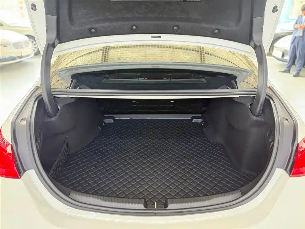 Mercedes-Benz C-Class 2023 C 260 L Sport фото 27