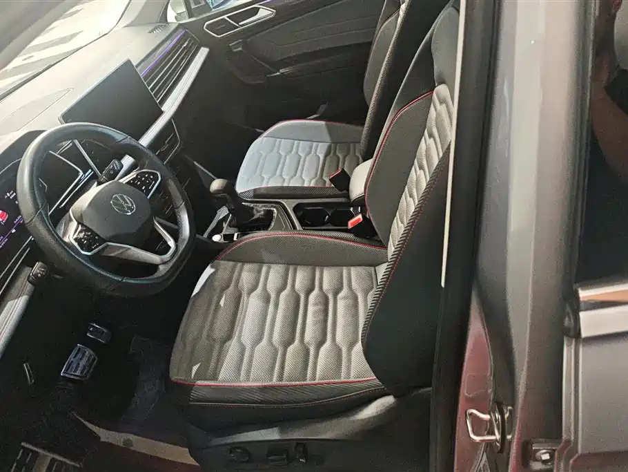 Volkswagen Tiguan L 2022 330TSI Automatic 2WD R-Line Flagship Edition фото 9
