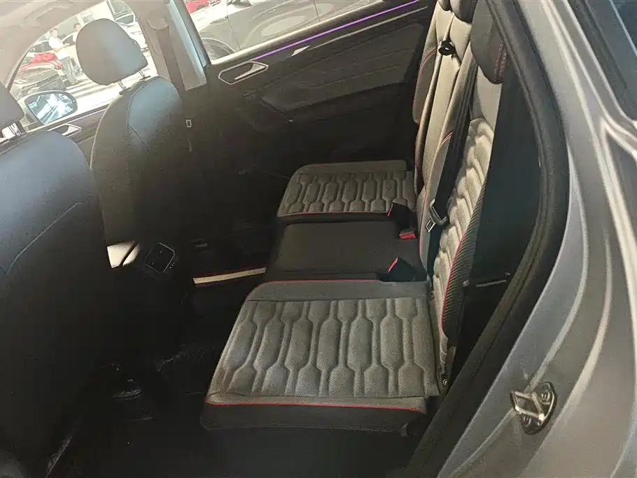 Volkswagen Tiguan L 2022 330TSI Automatic 2WD R-Line Flagship Edition фото 11