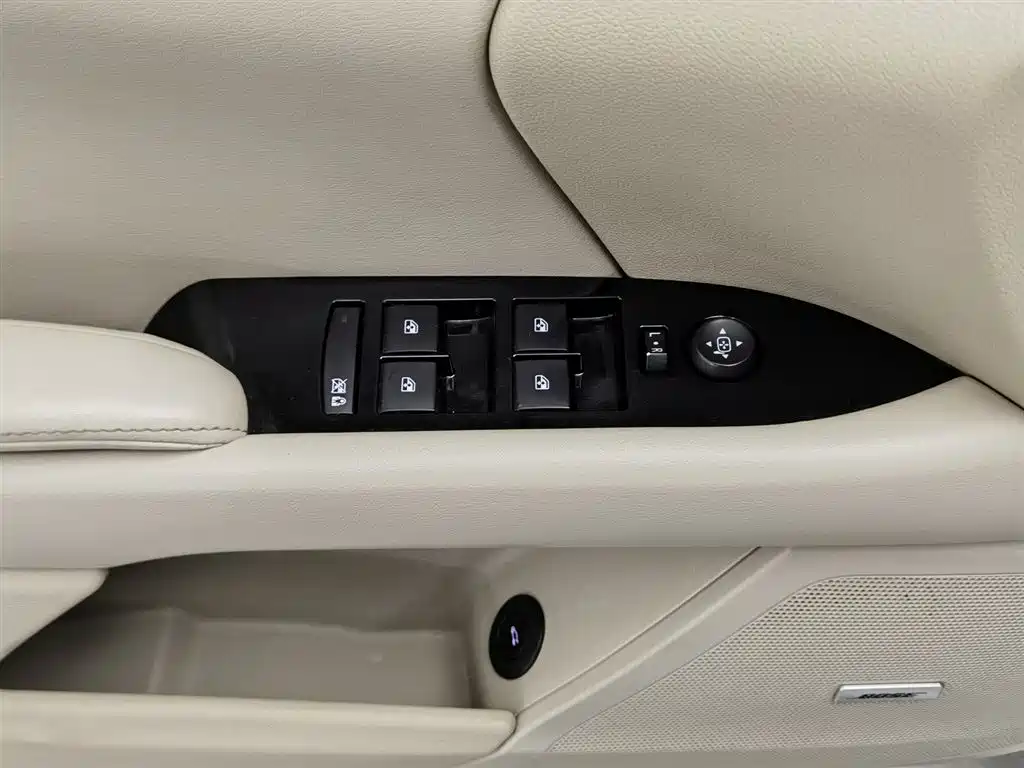 Cadillac XTS 2017 28T Technology фото 9