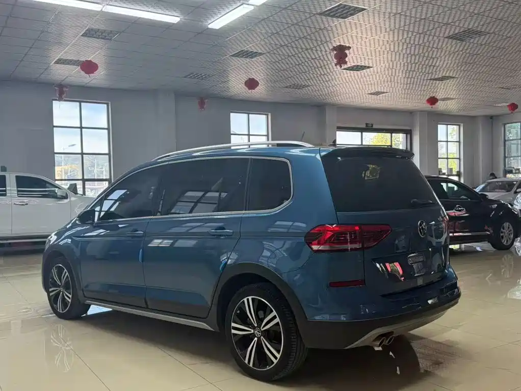 Volkswagen Touran 2023 2021 Touran L 280TSI DSG Cross Luxury 6-Seater
