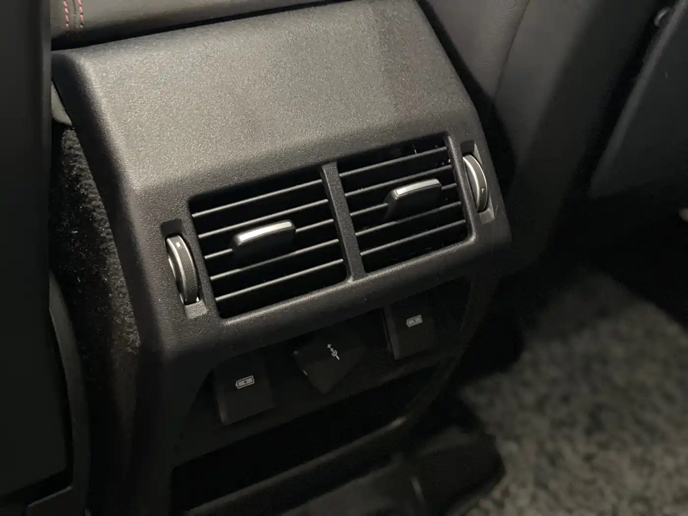 Land Rover Discovery Sport 2022 Model 249PS R-Dynamic SE Performance Tech Edition 5-Seater фото 22