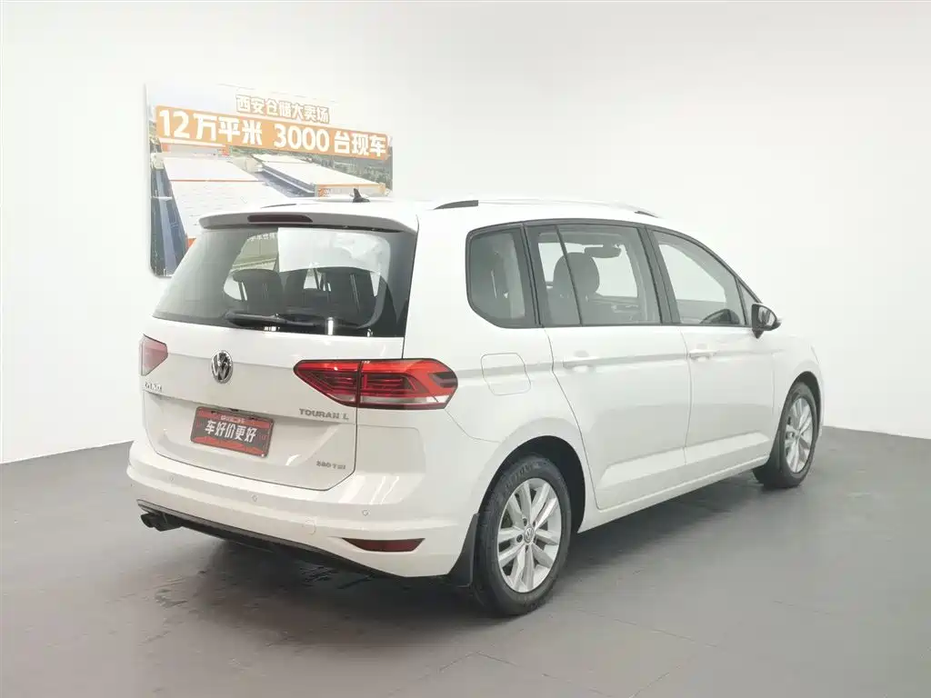 Volkswagen Touran 2018 Touran L 280TSI DSG Comfort 7-seater China V фото 2