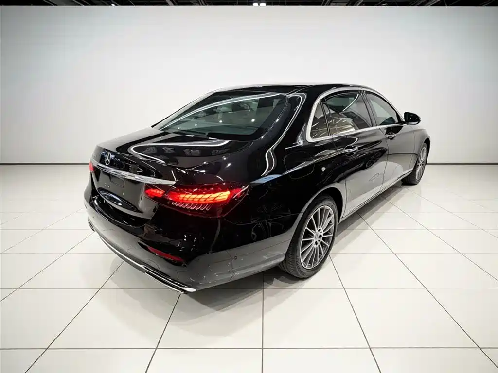 Mercedes-Benz E-Class 2022 E 260 L фото 5