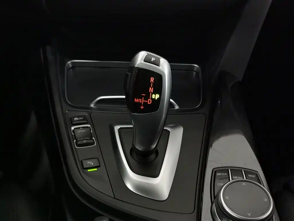 BMW 3 Series GT 2020 320i M Sport Package фото 13