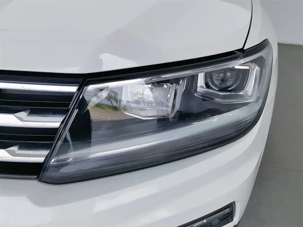 Volkswagen Tiguan L 2019 330TSI Auto 2WD Smart Luxury Edition China V фото 7