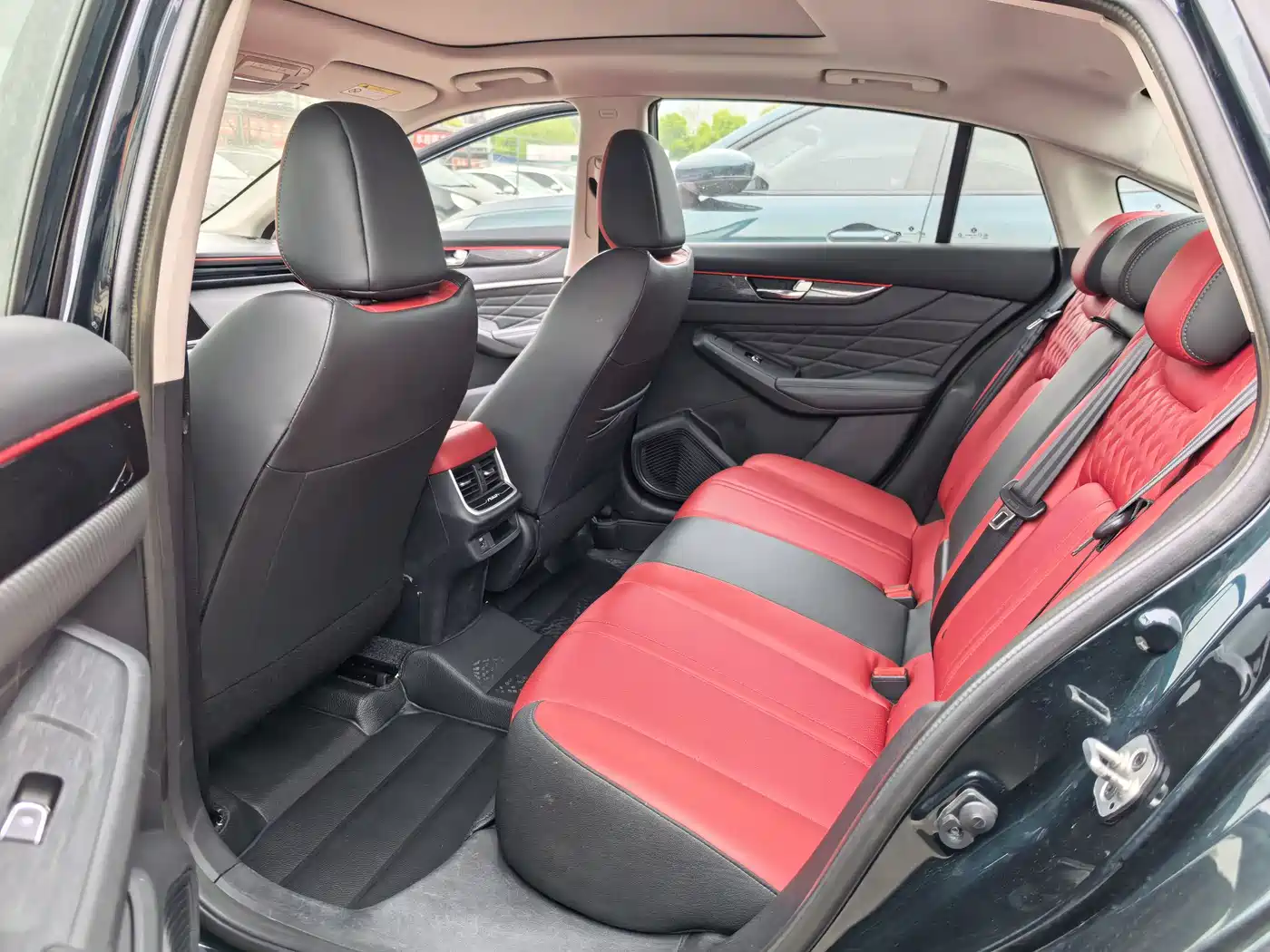 DONGFENG YI HYUN MAX