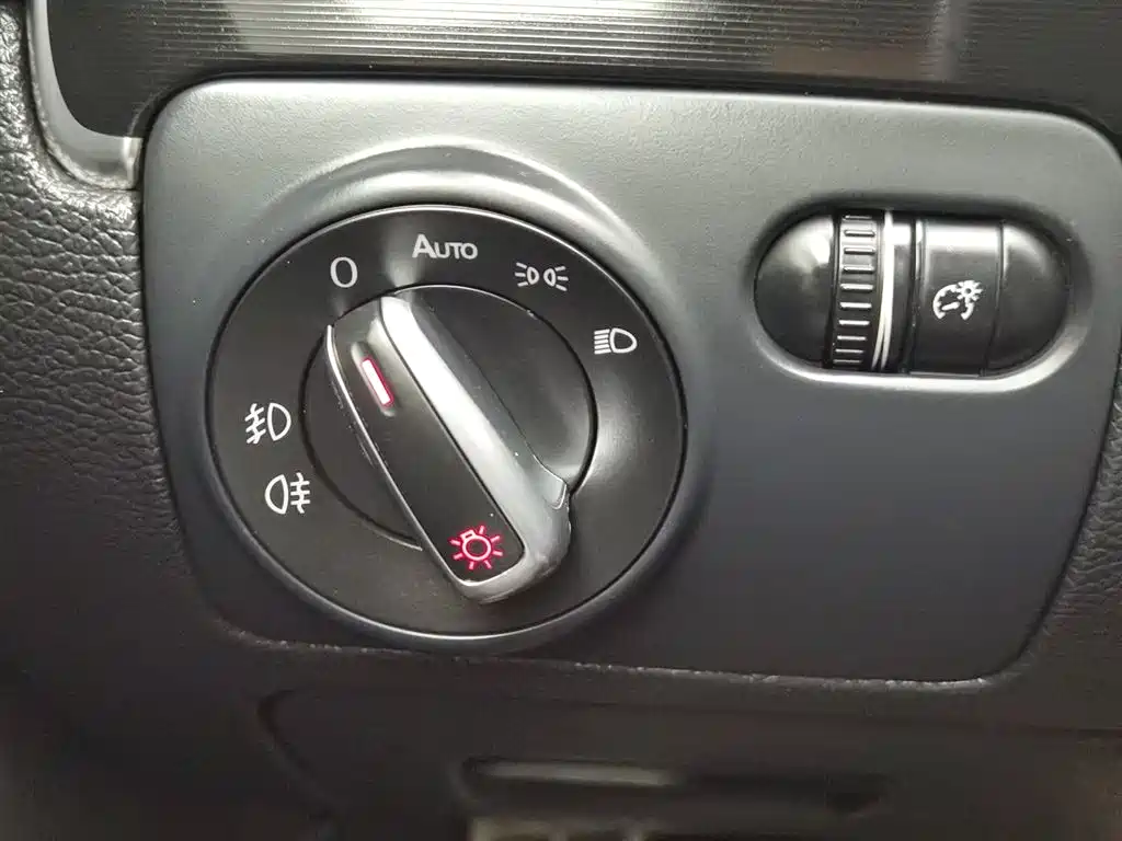 Volkswagen Golf GTI 2012 2.0TSI GTI фото 21