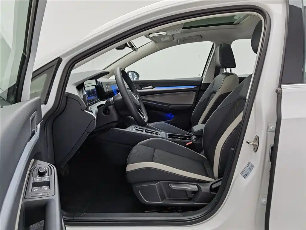Volkswagen Golf 2023 Facelift 280TSI DSG Pro фото 10