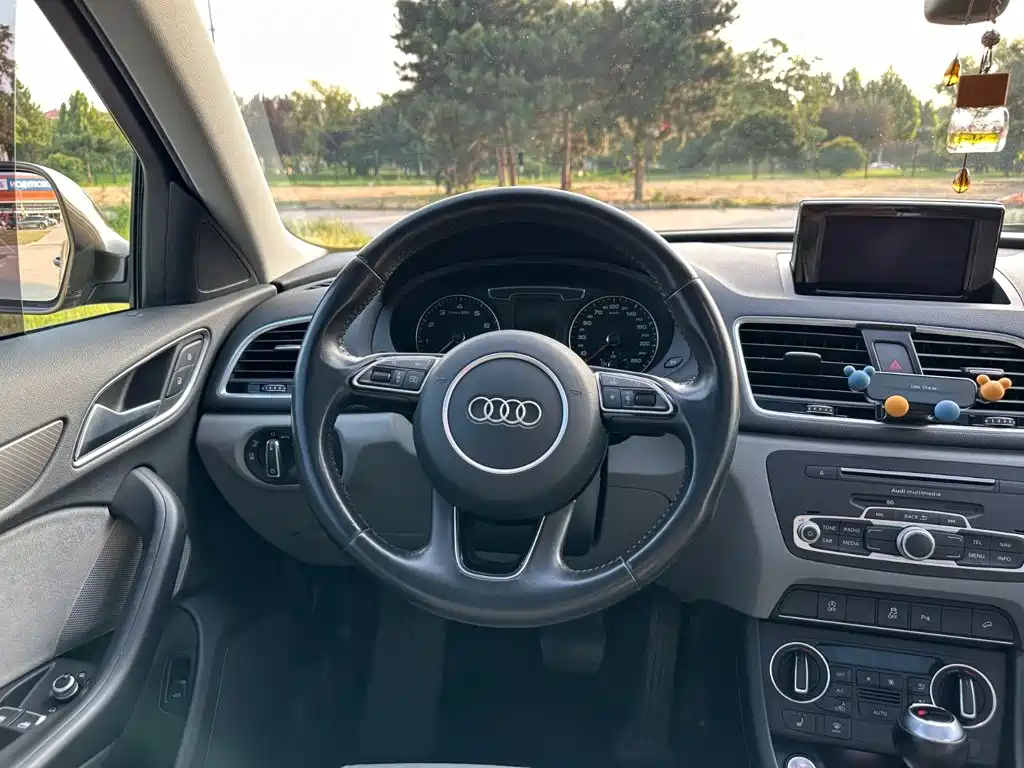 Photo 22 - Audi Q3