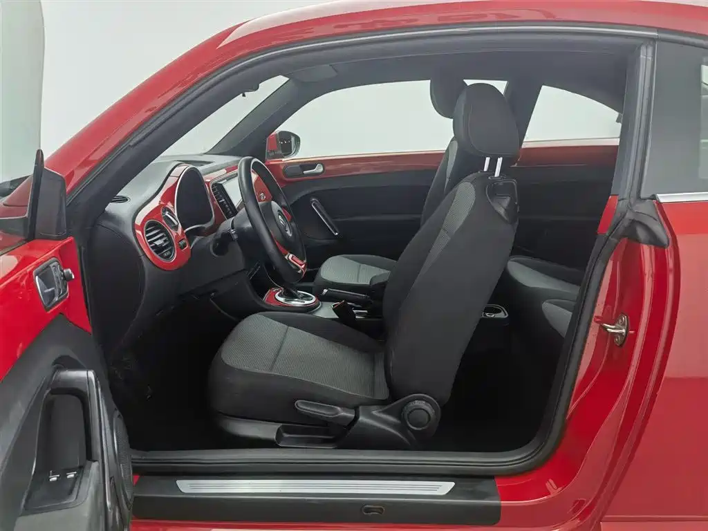 Volkswagen Beetle 2015 180TSI фото 10