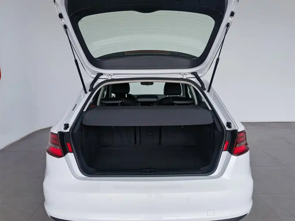 Audi A3 2016 Sportback 35 TFSI Progressive фото 16