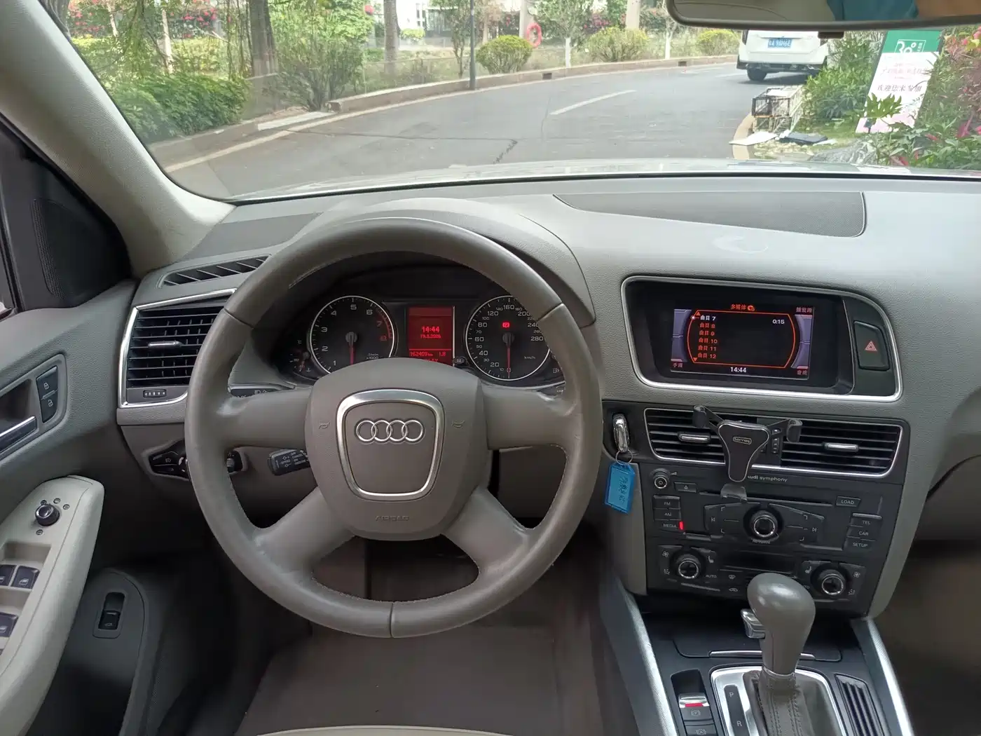 Audi Q5 2010 2.0TFSI Technology фото 16