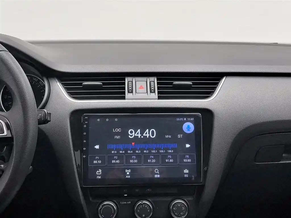 Škoda Octavia 2017 1.6L Manual ChuangXing фото 12