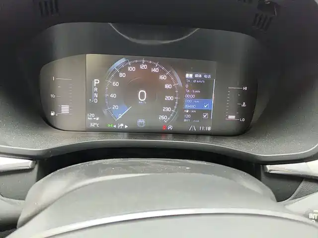 Volvo XC60 2021 T5 AWD Momentum — фото 4