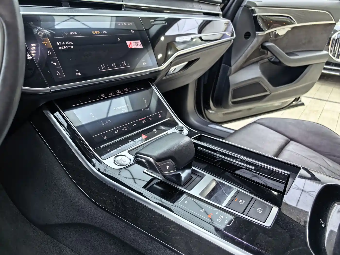 Audi A8 2018 A8L 55 TFSI quattro Launch Elite фото 8
