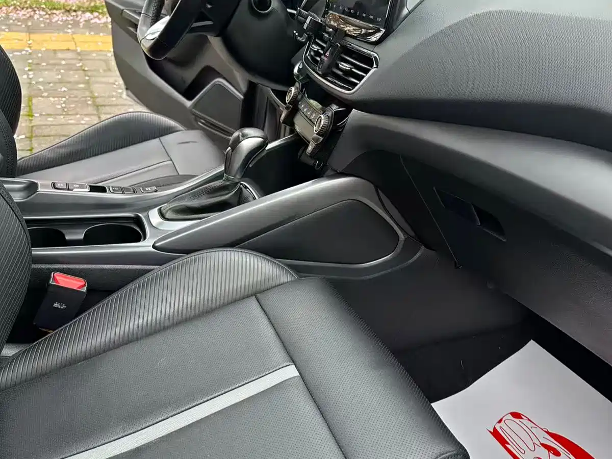 Hyundai Fista 2019 280TGDi Sport Edition China VI фото 10