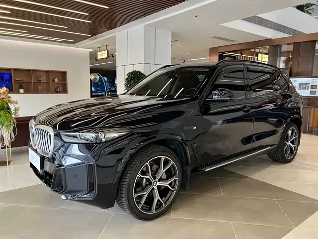 BMW X5 2025 Model xDrive 30Li Exclusive M Sport Blackout Package